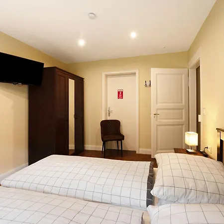 Apartment Alte Stadtvilla Weinberg 6 *